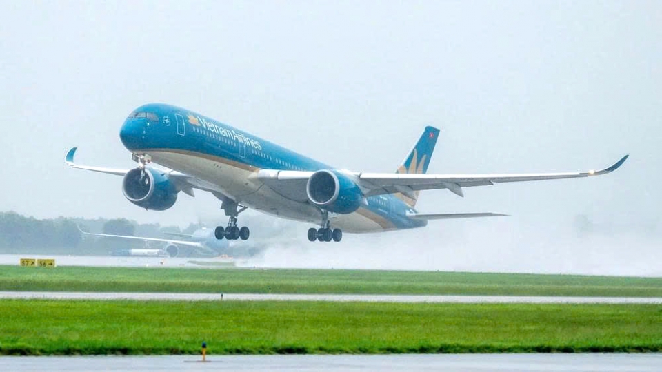 Airports resume operations after Typhoon Kajiki sweeps through